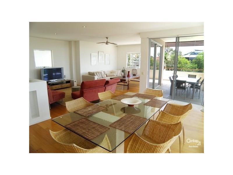 2/4 Howard Street, Noosaville QLD 4566