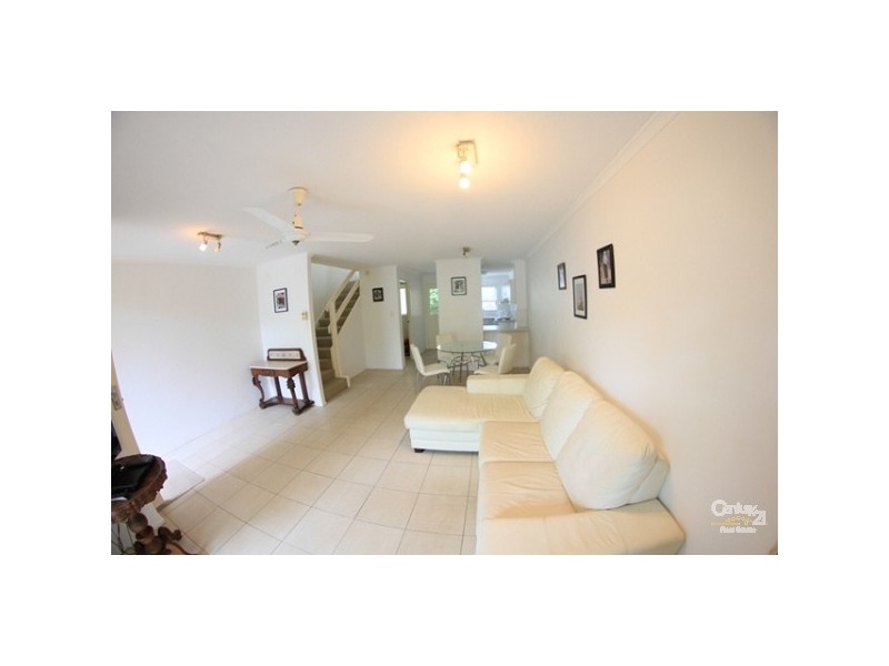 2/5 Douglas Street, Sunshine Beach QLD 4567