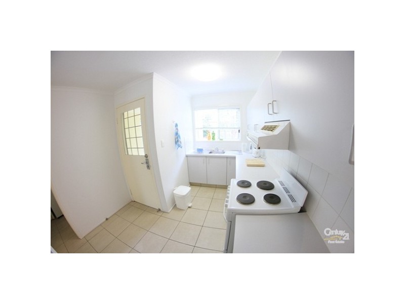 2/5 Douglas Street, Sunshine Beach QLD 4567