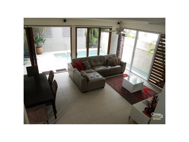 1/3 Ann Street, Noosaville QLD 4566