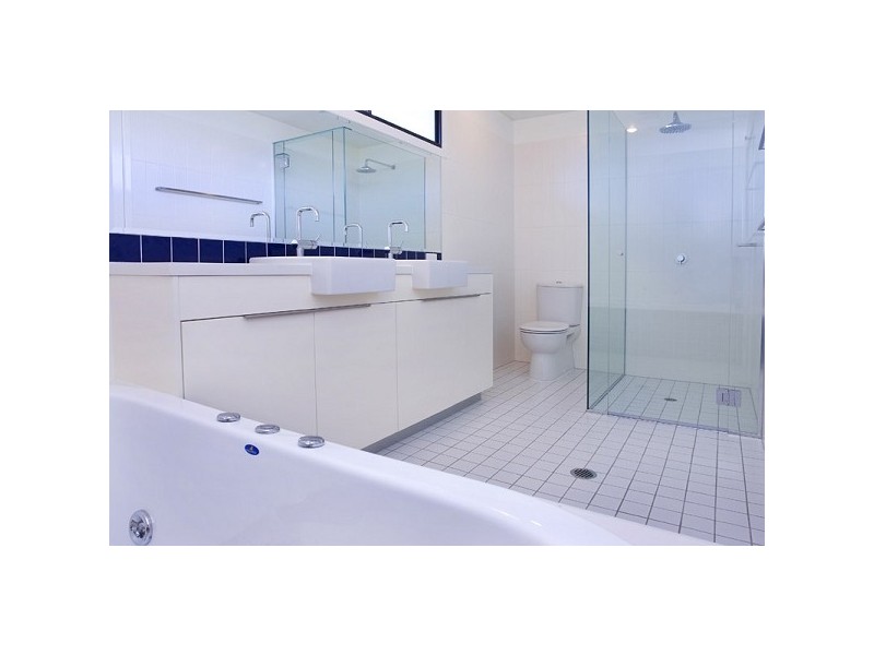 2/2 Balgownie Drive, Peregian Springs QLD 4573