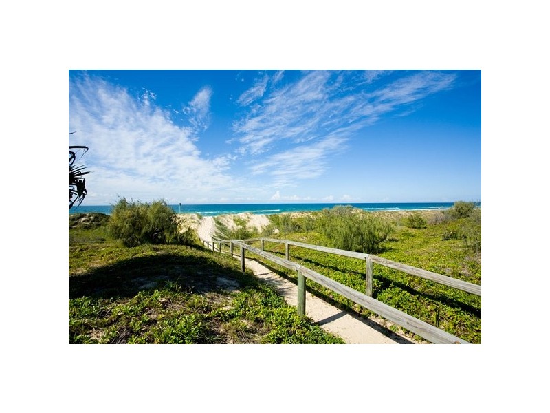 24 Castaways Cove, Castaways Beach QLD 4567