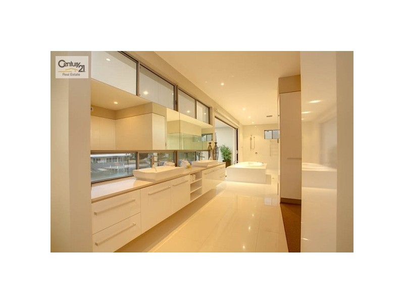 25 Mossman Crt, Noosa Heads QLD 4567