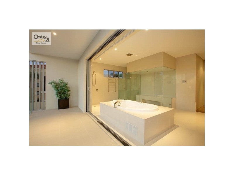 25 Mossman Crt, Noosa Heads QLD 4567