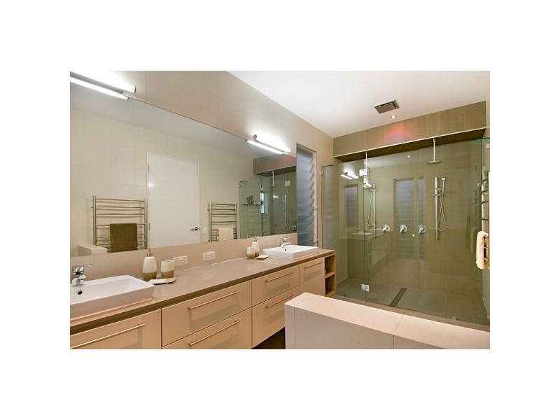 16 Treasure Cove, Noosa Heads QLD 4567