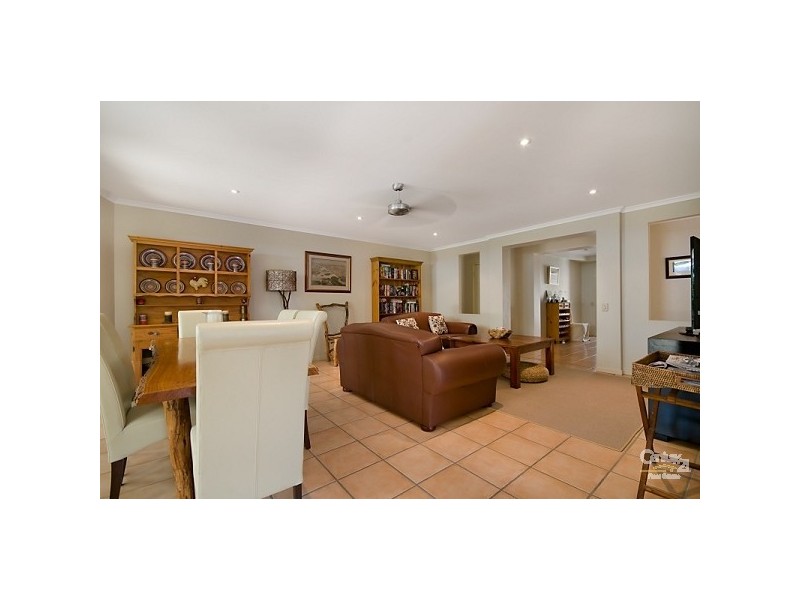 25 Stormbird Dr, Noosa Heads QLD 4567