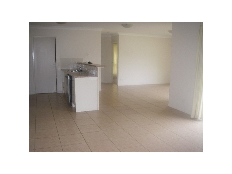 2 Robur Street, Marsden QLD 4132