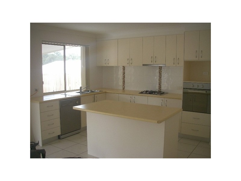 15 Benarkin Close, Waterford QLD 4133