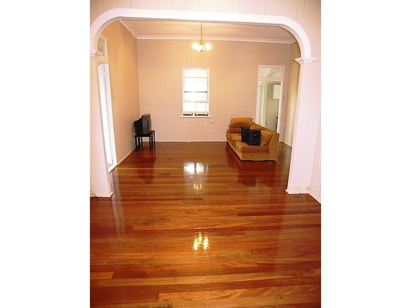 24 Collin Court, Kingston QLD 4114