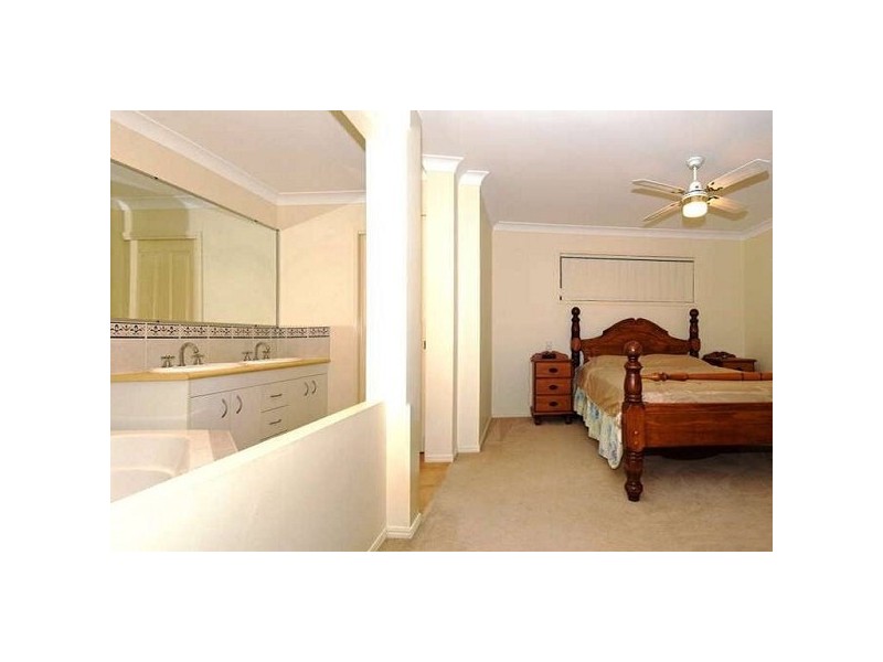 54 Hilliards Park Drive, Wellington Point QLD 4160