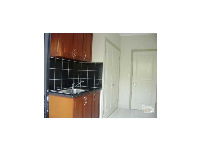 6 Primula Drive, Regents Park QLD 4118