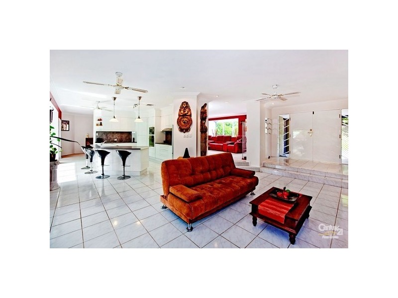 27a Ben Lomond Drive, Highland Park QLD 4211