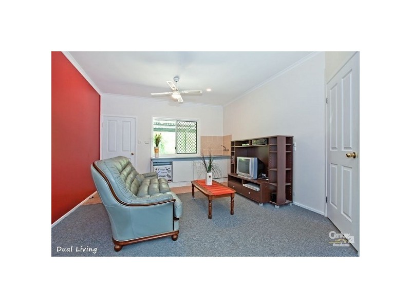 27a Ben Lomond Drive, Highland Park QLD 4211