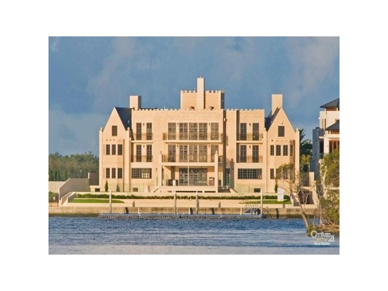 55 Knightsbridge, Paradise Point QLD 4216