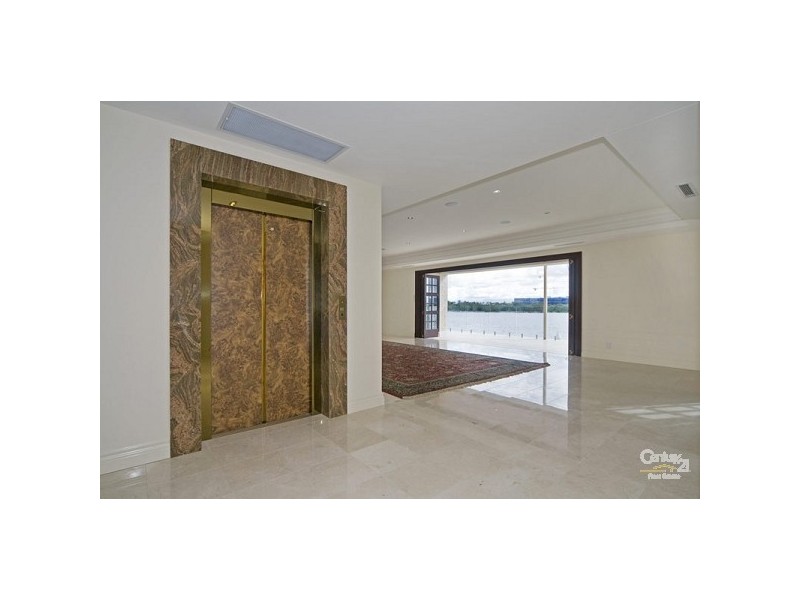 55 Knightsbridge, Paradise Point QLD 4216