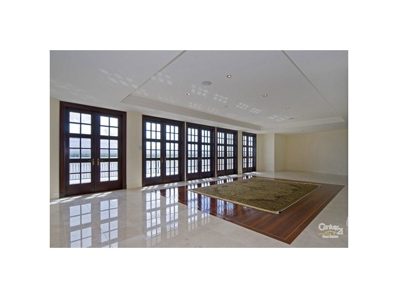 55 Knightsbridge, Paradise Point QLD 4216
