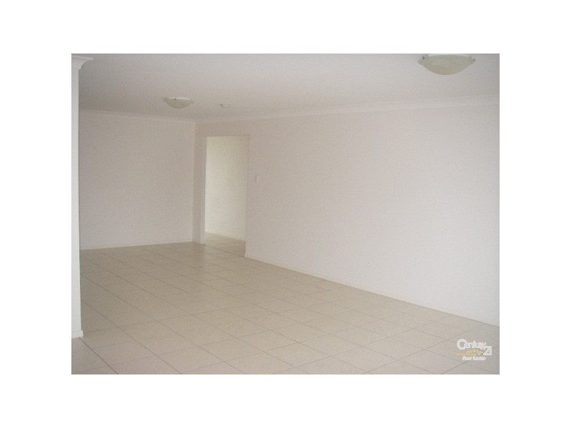 15 Benarkin Close, Waterford QLD 4133