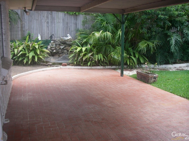 19 Edgeware Dr, Rochedale South QLD 4123