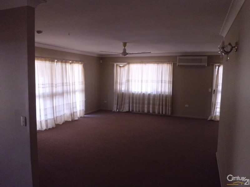 35 Richards St, Loganlea QLD 4131