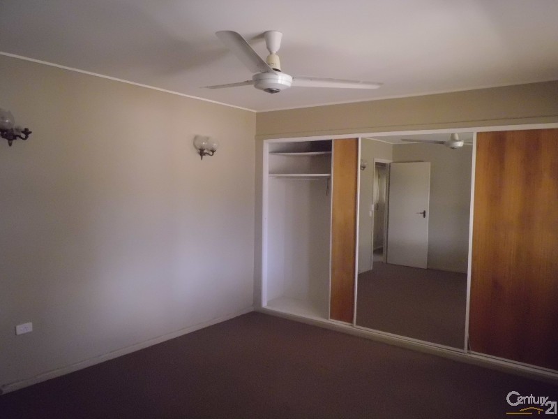 35 Richards St, Loganlea QLD 4131