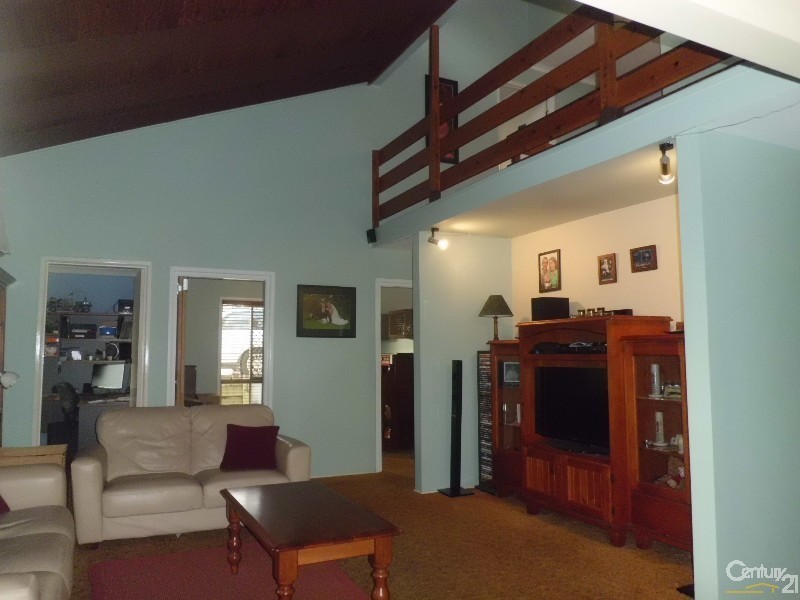 52 Raelene Terrace, Springwood QLD 4127