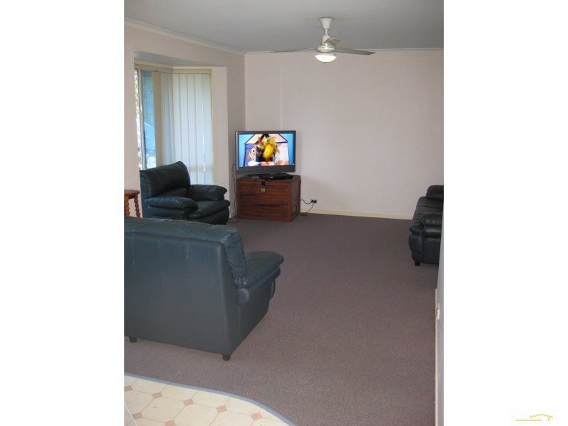 9 Melnik Avenue, Loganlea QLD 4131