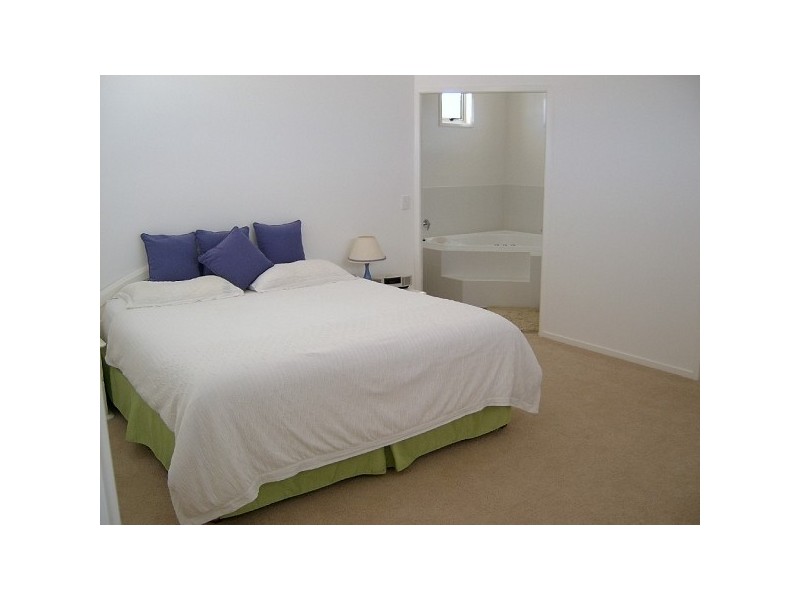 10 Bunker Court, Peregian Springs QLD 4573