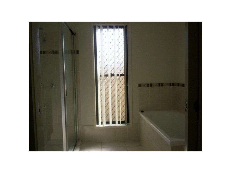 8 Sandhurst Crescent, Peregian Springs QLD 4573