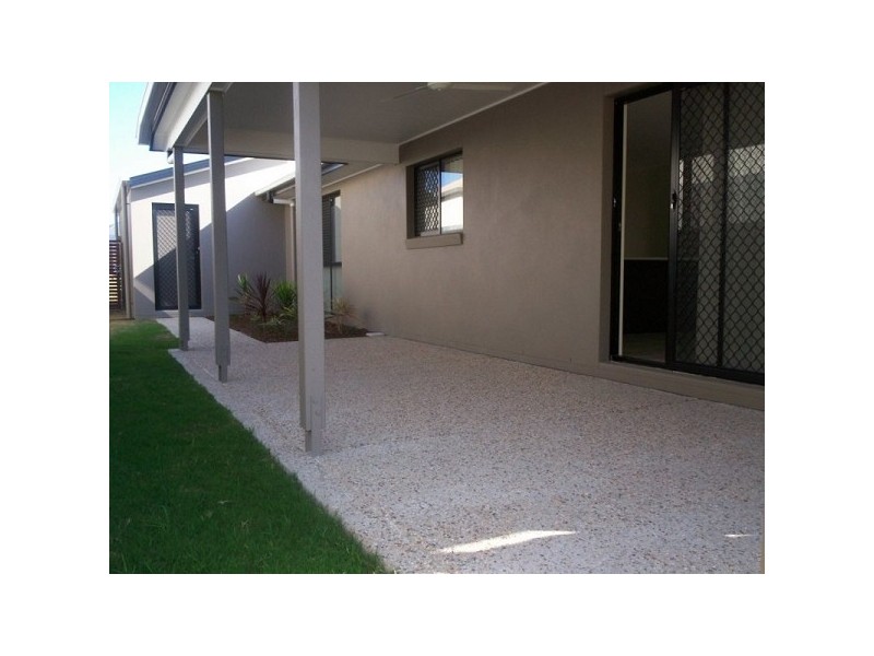 8 Sandhurst Crescent, Peregian Springs QLD 4573