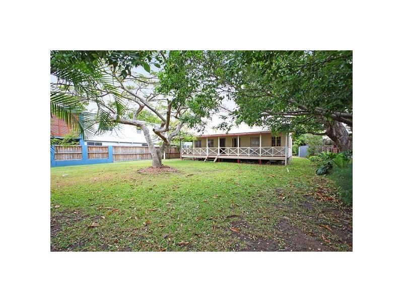 102 Oquinn Street, Nudgee Beach QLD 4014