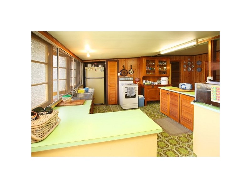 102 Oquinn Street, Nudgee Beach QLD 4014