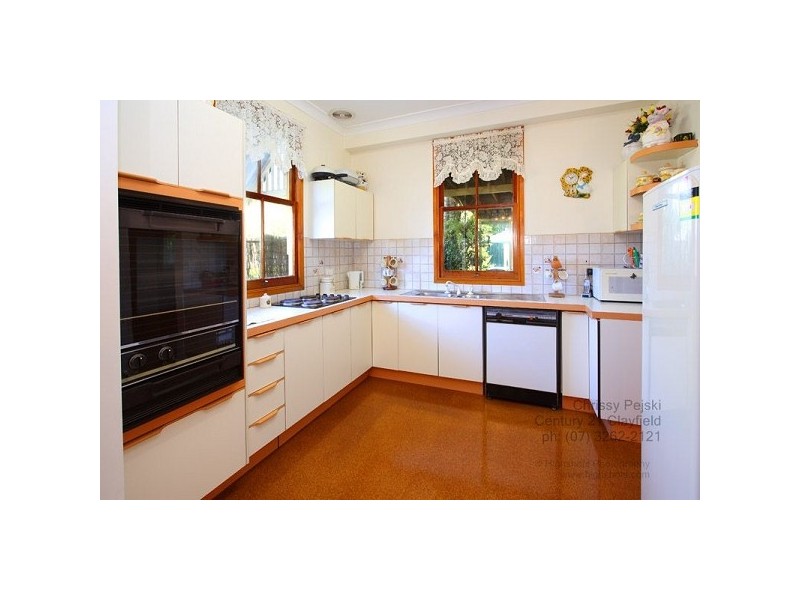 22 O QUINN STREET, Nudgee Beach QLD 4014