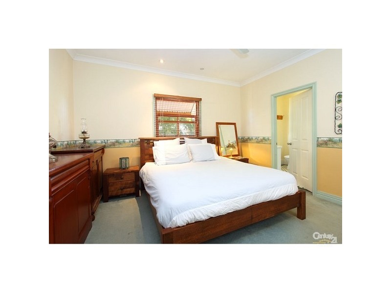 98 Grafton Street, Windsor QLD 4030
