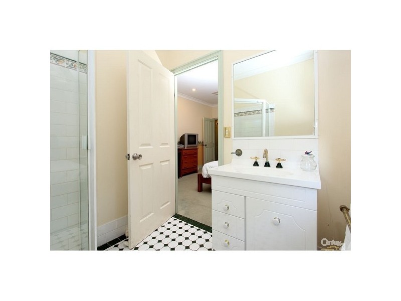 98 Grafton Street, Windsor QLD 4030
