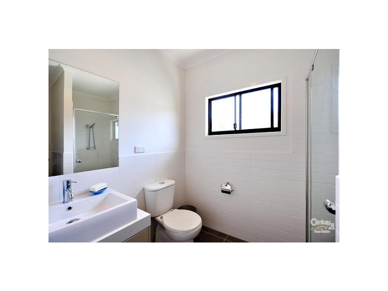 2/24 Windsor Street, Hamilton QLD 4007