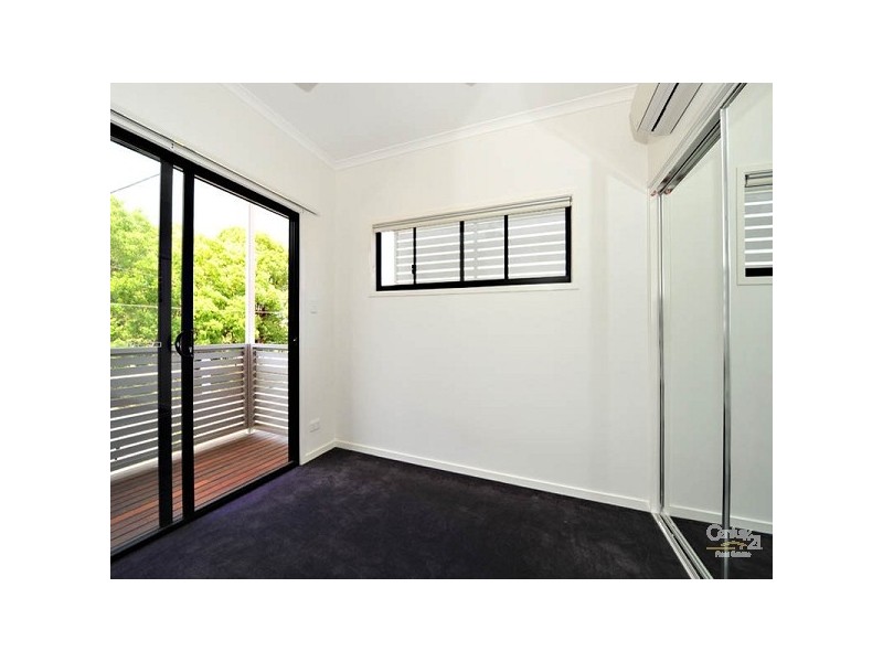 2/24 Windsor Street, Hamilton QLD 4007
