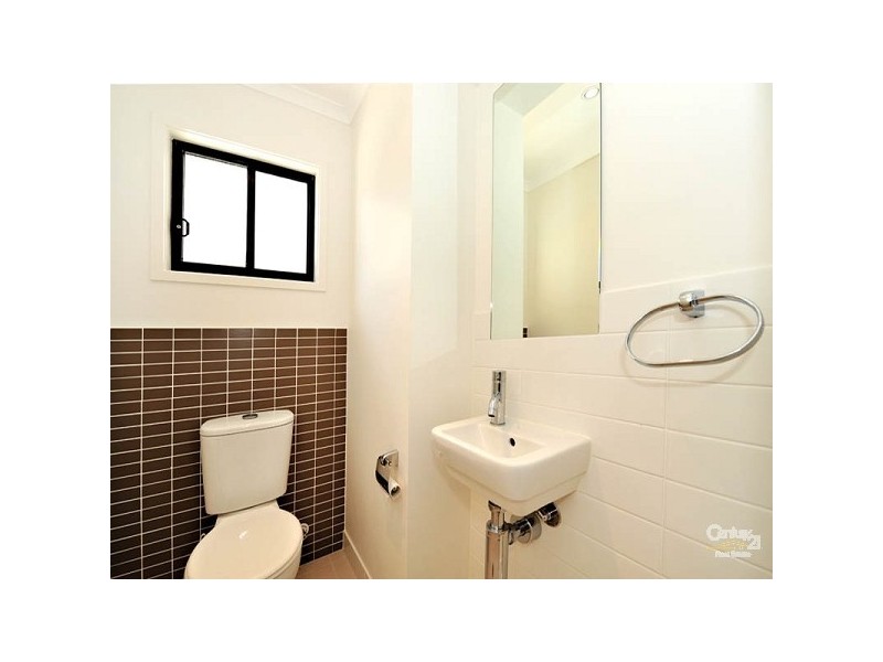 2/24 Windsor Street, Hamilton QLD 4007