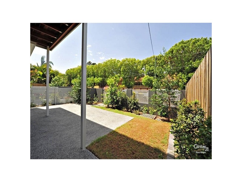 2/24 Windsor Street, Hamilton QLD 4007