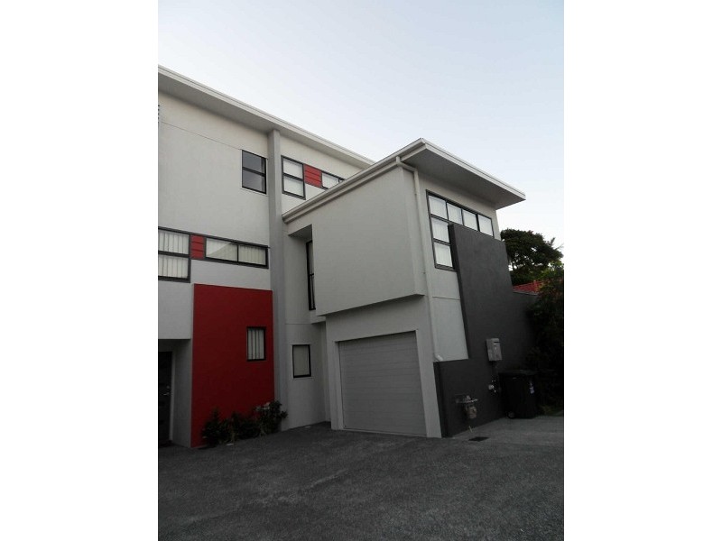 1/24  Windsor Street, Hamilton QLD 4007