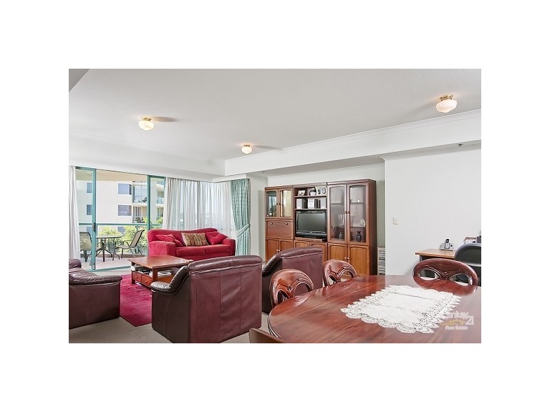 15/11 The Windemere Tower, Harbour Road, Hamilton QLD 4007