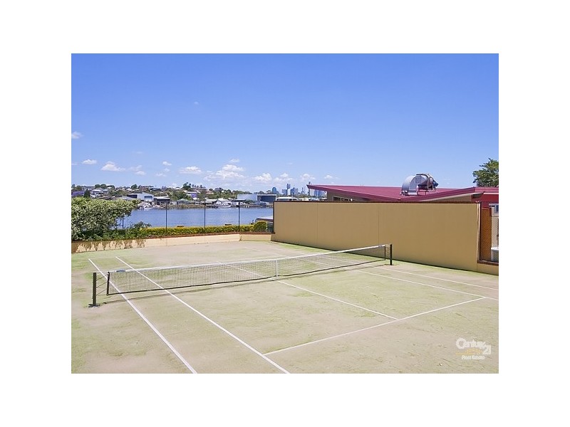 15/11 The Windemere Tower, Harbour Road, Hamilton QLD 4007