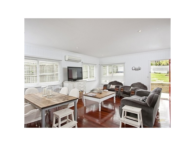 4 Warril Street, Wavell Heights QLD 4012