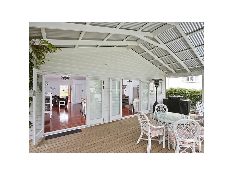 4 Warril Street, Wavell Heights QLD 4012