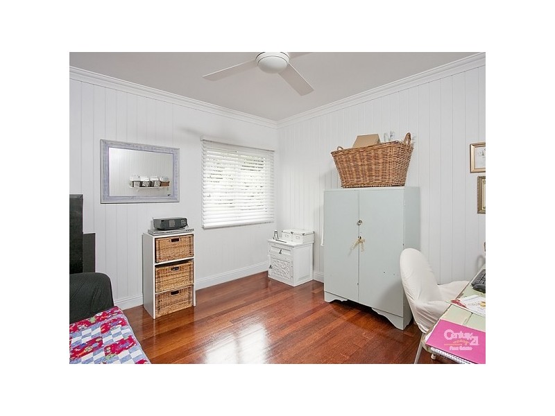 4 Warril Street, Wavell Heights QLD 4012