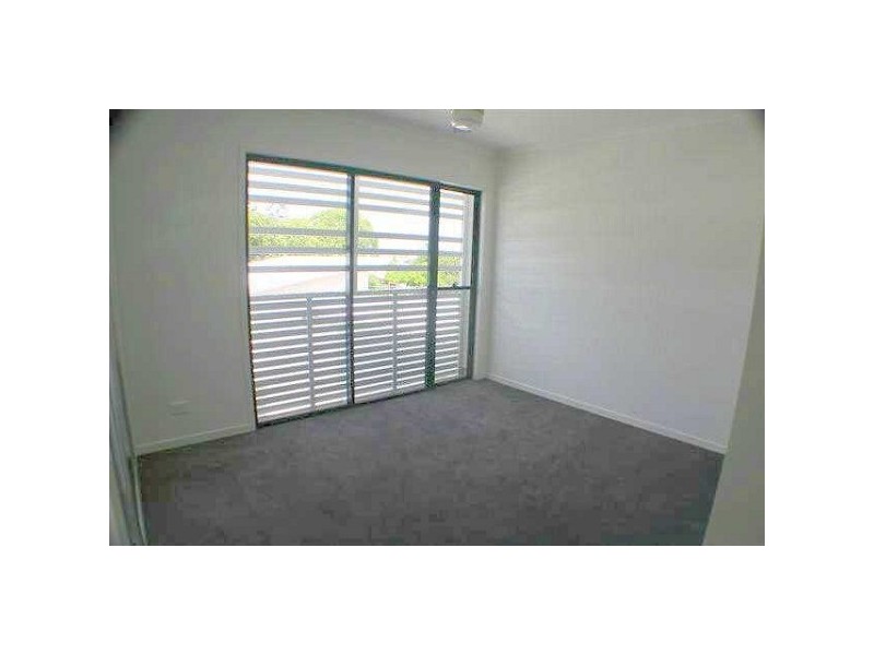 4/24  Windsor Street, Hamilton QLD 4007