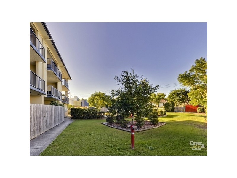 9/11 London Street, Nundah QLD 4012