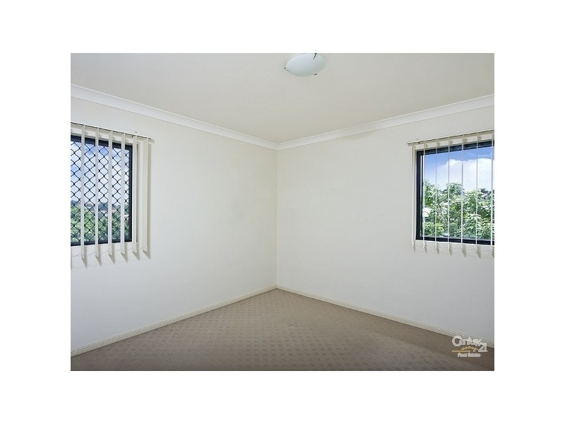 9/11 London Street, Nundah QLD 4012