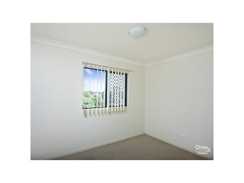 9/11 London Street, Nundah QLD 4012