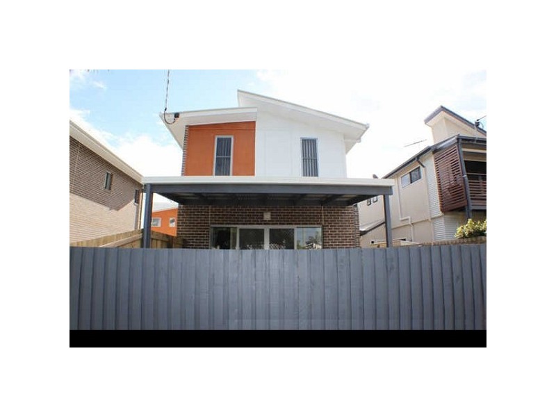 2/102  Amelia Street, Nundah QLD 4012