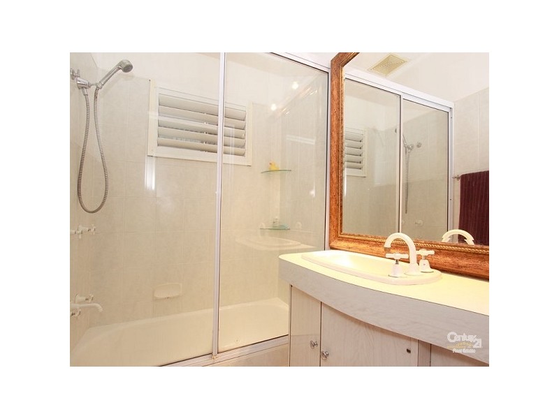 4 Stuckey Street, Clayfield QLD 4011